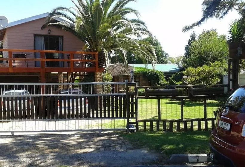Hotelli Little Lotta Cottage