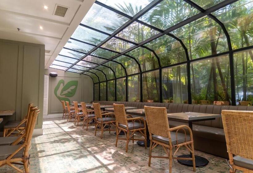 هتل Altamira Suites