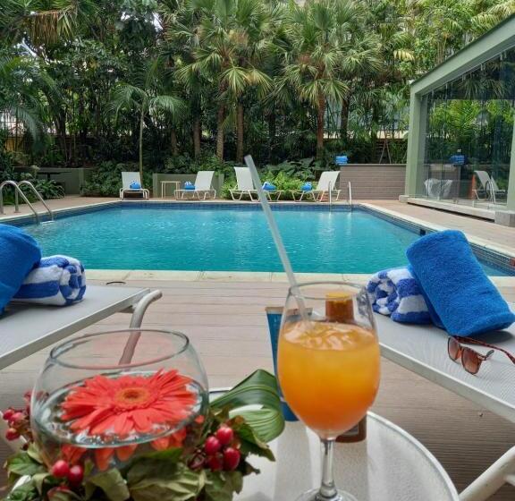 هتل Altamira Suites