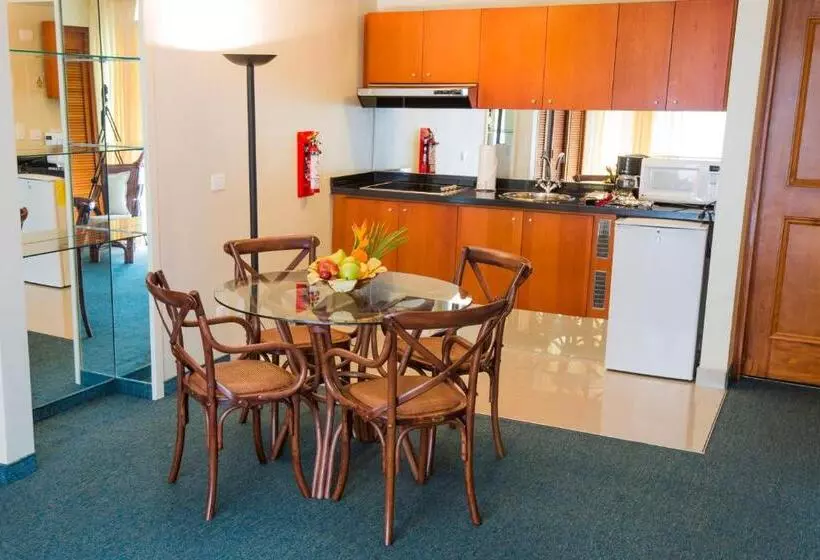 هتل Altamira Suites