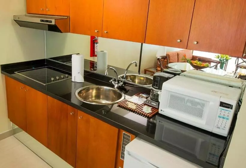 هتل Altamira Suites