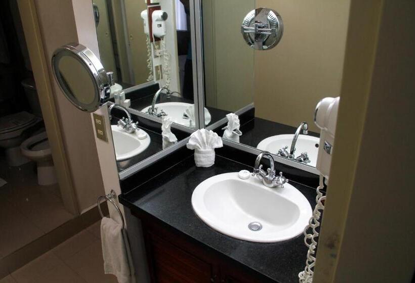 هتل Altamira Suites