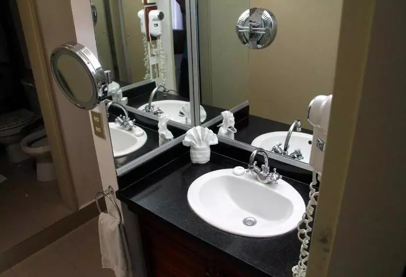 هتل Altamira Suites