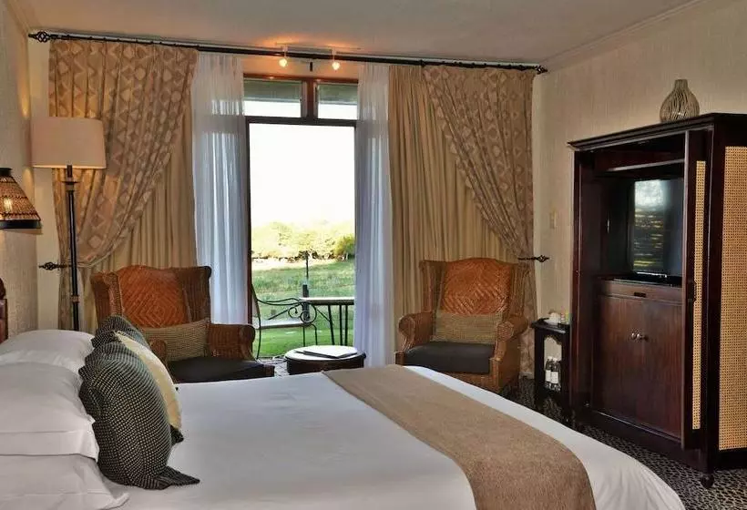 Отель Bakubung Bush Lodge