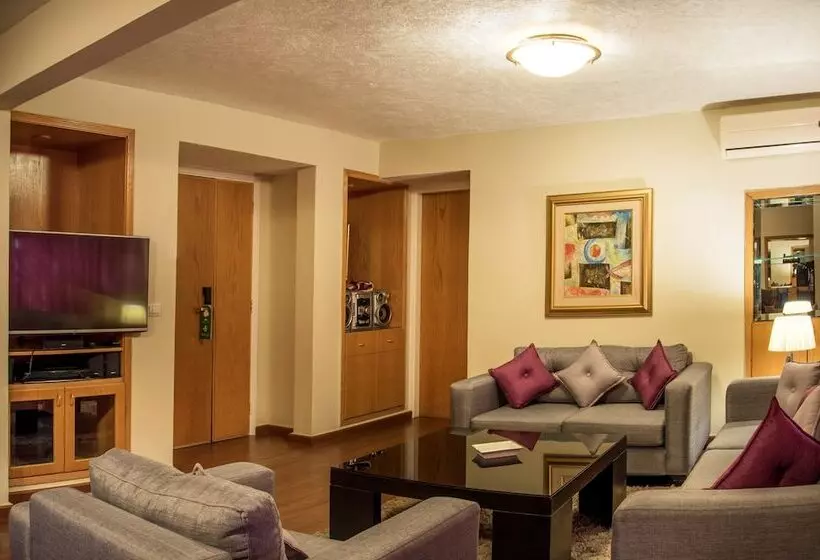 هتل Rawche Universal Apartments