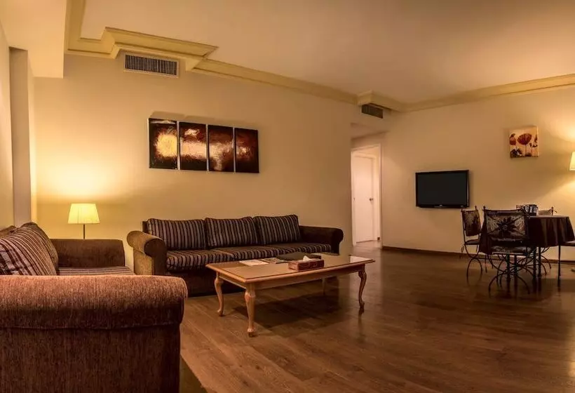 هتل Rawche Universal Apartments