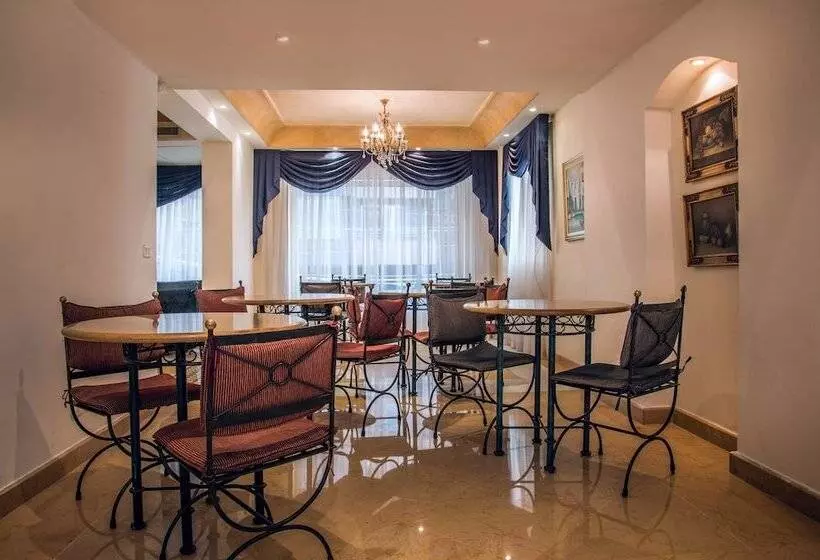 هتل Rawche Universal Apartments