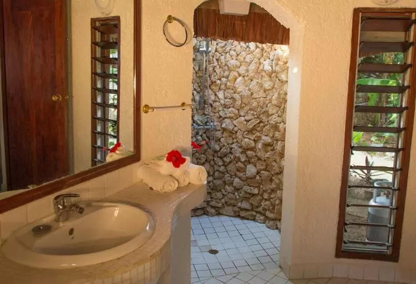 هتل Breakas Beach Resort