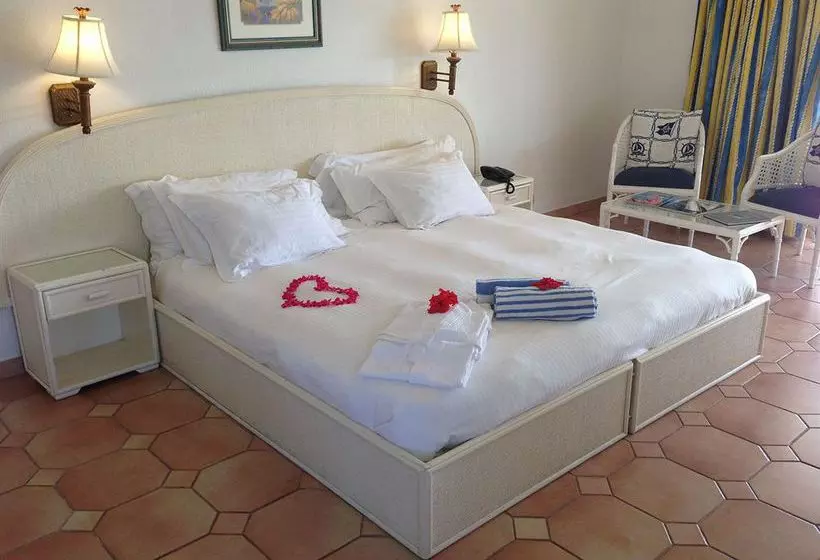 Hotel Captain Oliver's Resort & Marina