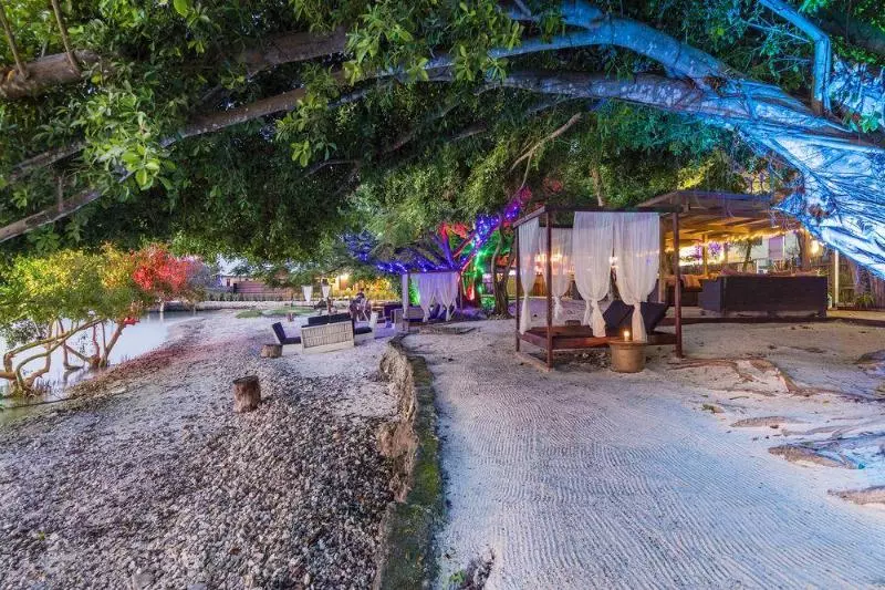 هتل Chantilly S On The Bay