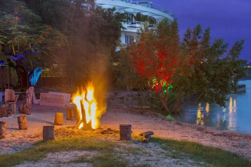 هتل Chantilly S On The Bay