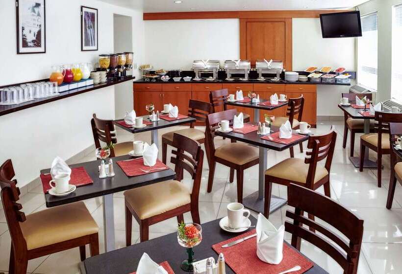 هتل Comfort Inn Real San Miguel