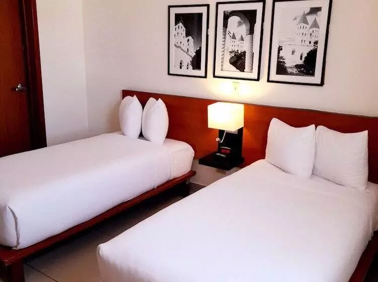 هتل Comfort Inn Real San Miguel