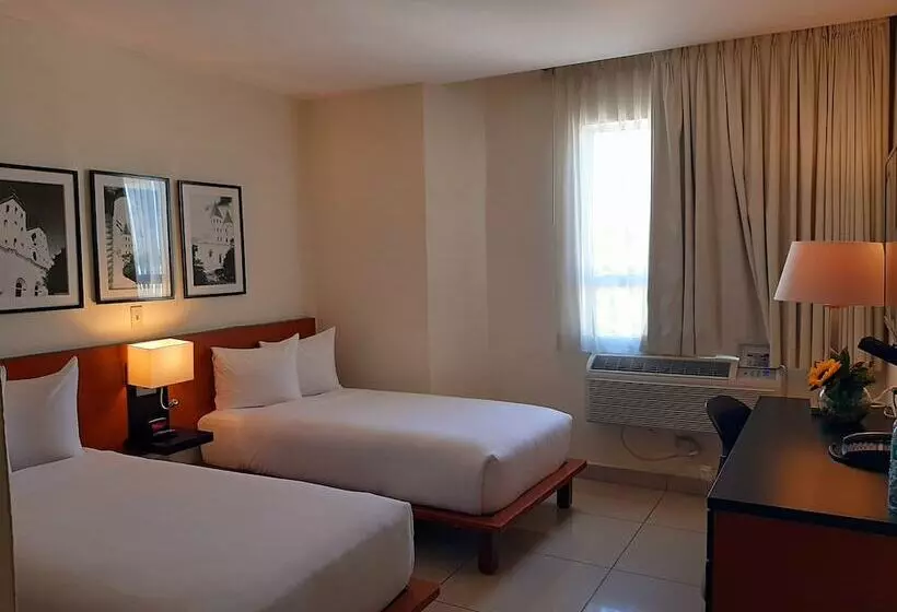 هتل Comfort Inn Real San Miguel
