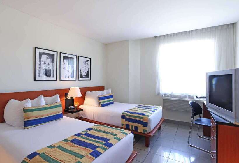 هتل Comfort Inn Real San Miguel
