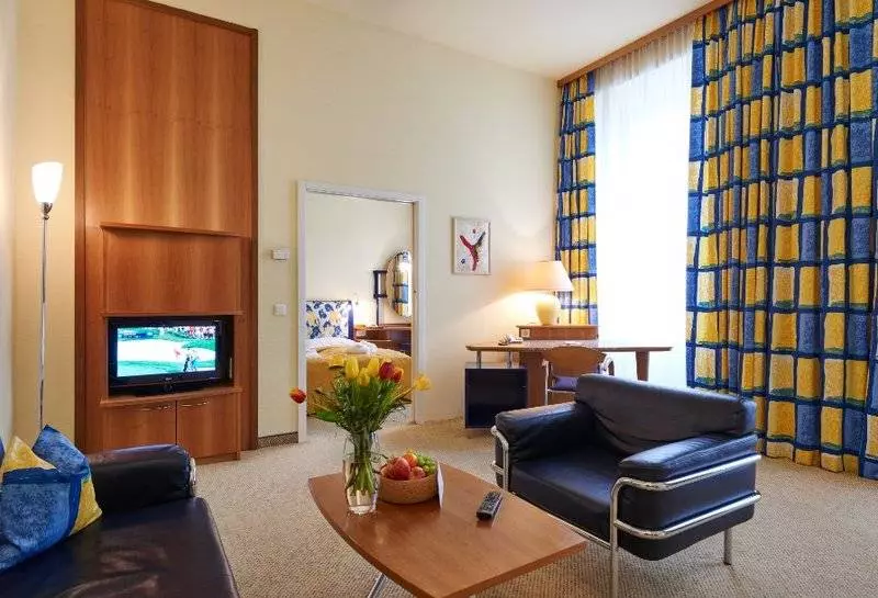 酒店 Hilight Suites