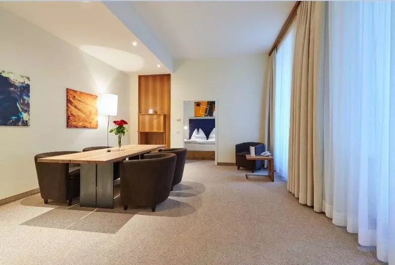 酒店 Hilight Suites