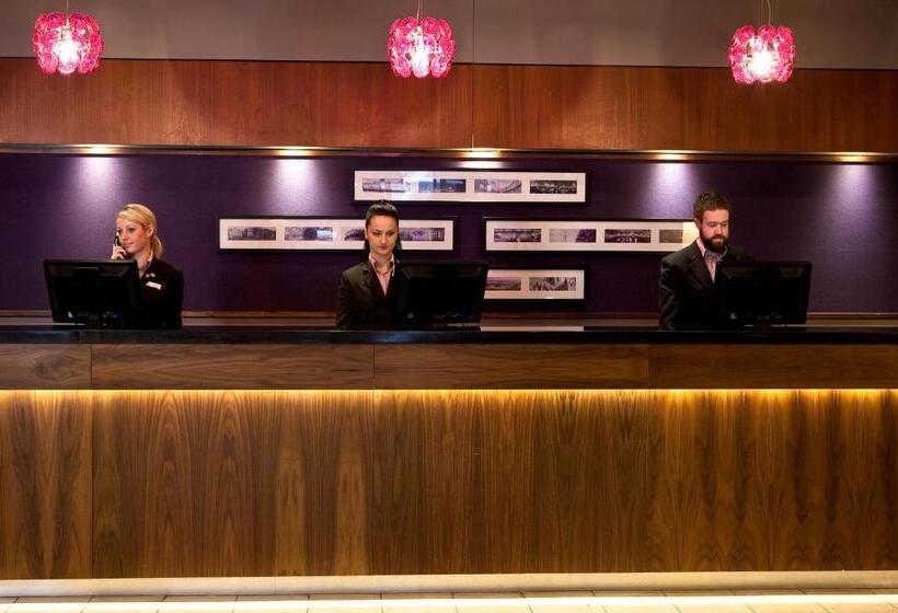 בית מלון כפרי Leonardo Dublin Parnell Street