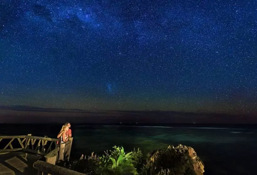 Hotel Matamanoa Island Resort