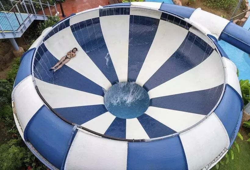 هتل Saipan World Resort