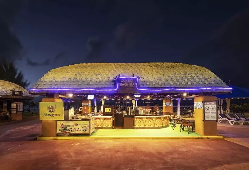 هتل Saipan World Resort