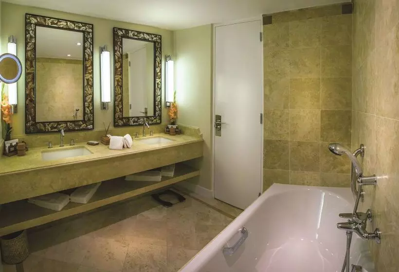 Sanctuary Lodge, A Belmond Hotel, Machu Picchu