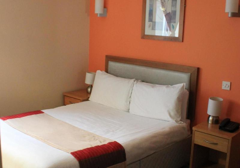 فندق Sarsfield Bridge