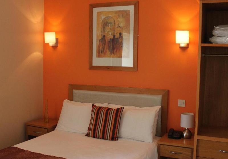 فندق Sarsfield Bridge