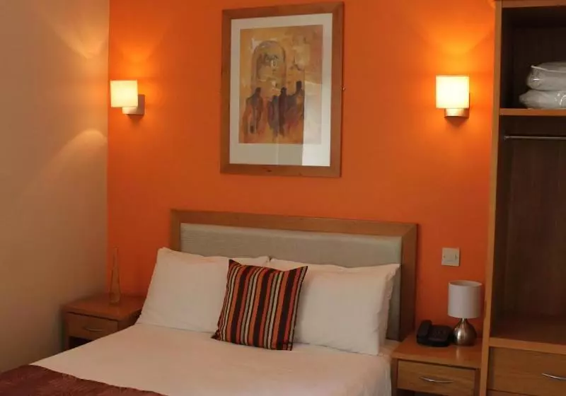 בית מלון כפרי Sarsfield Bridge