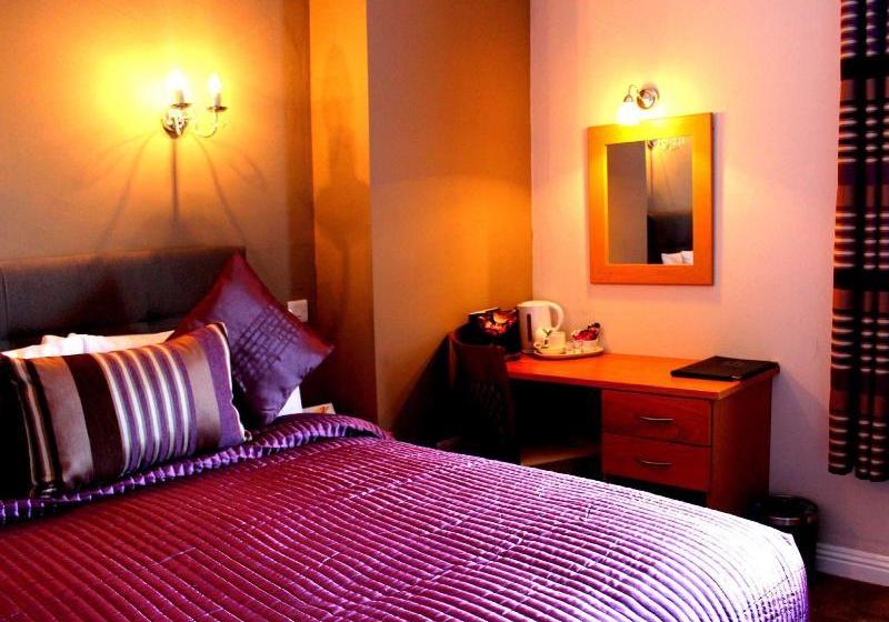 فندق Sarsfield Bridge