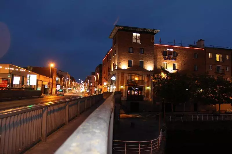 בית מלון כפרי Sarsfield Bridge