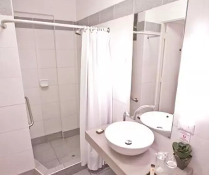 هتل Tierra Viva Puno Plaza