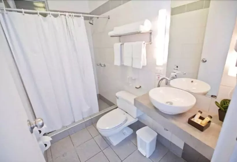 هتل Tierra Viva Puno Plaza