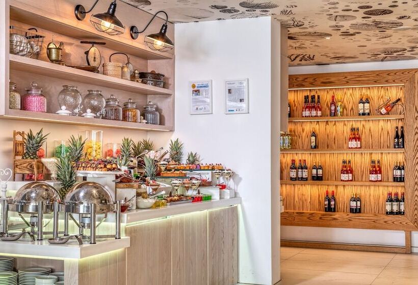 King Jason Protaras   Designed For Adults By Louis Hotels