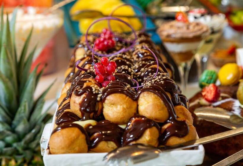 King Jason Protaras   Designed For Adults By Louis Hotels