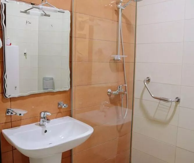 هتل Madina Suites