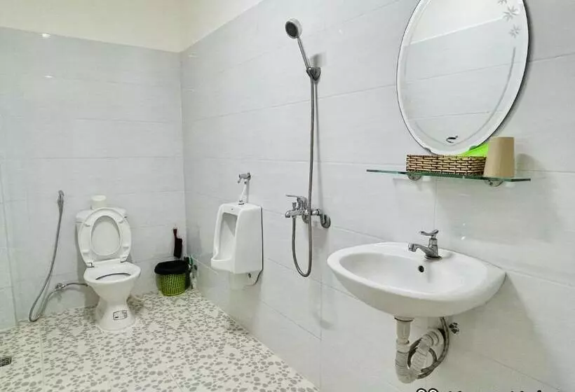 هاستل Lightning House