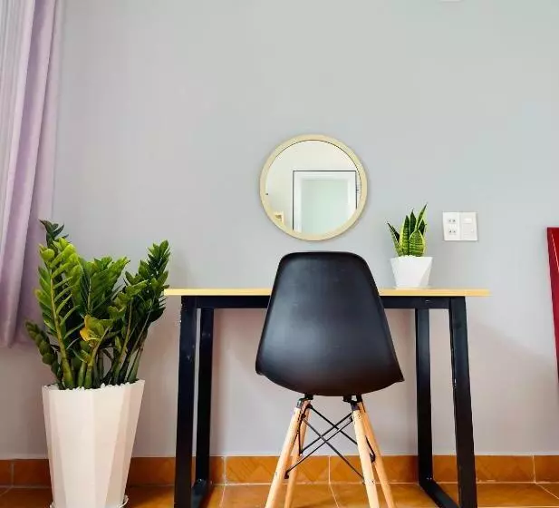 هاستل Lightning House