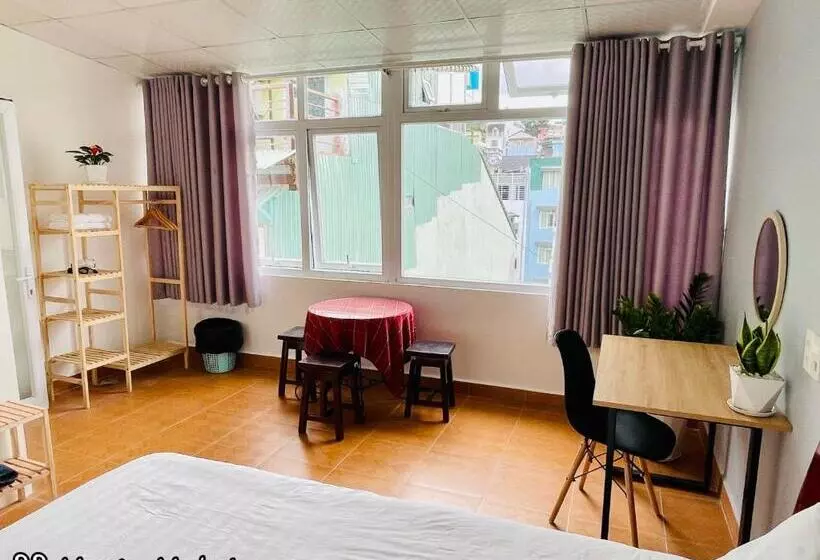 هاستل Lightning House