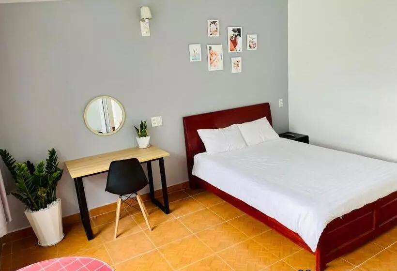 هاستل Lightning House