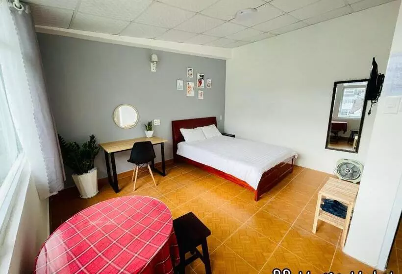 هاستل Lightning House