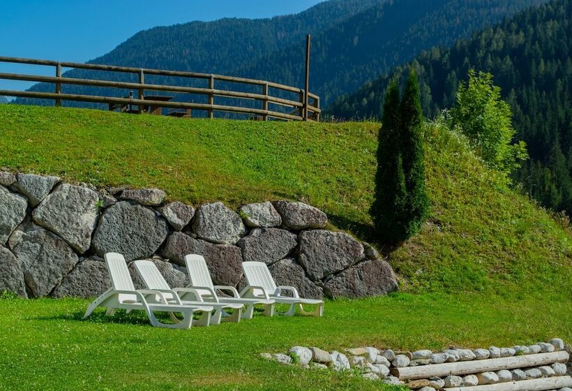 בית מלון כפרי Serena