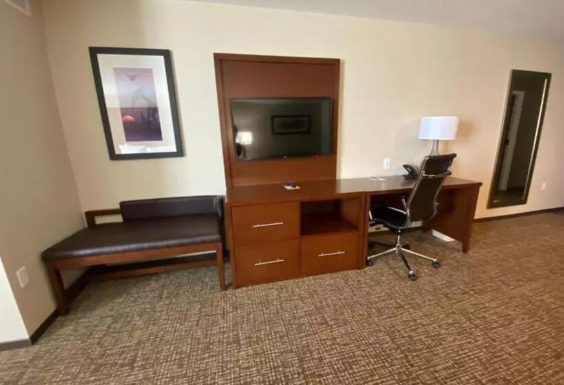 ホテル Comfort Suites Midland West