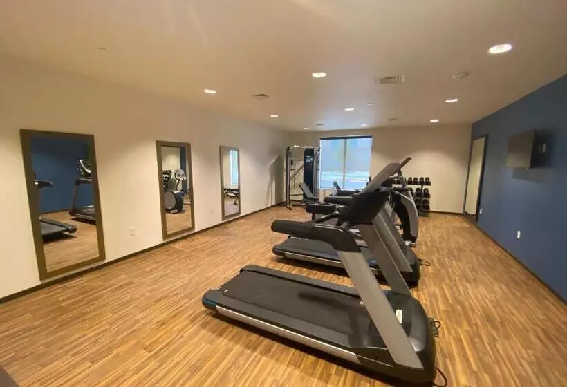 ホテル Comfort Suites Midland West