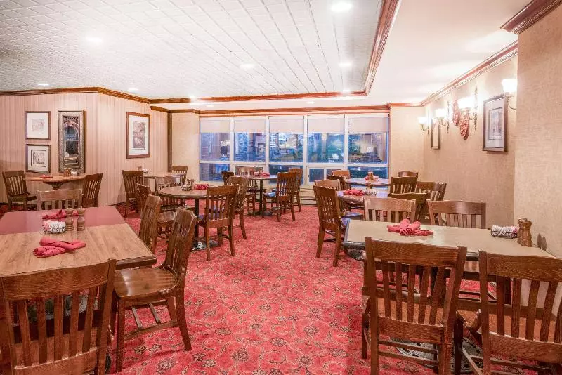 ホテル Comfort Suites Midland West