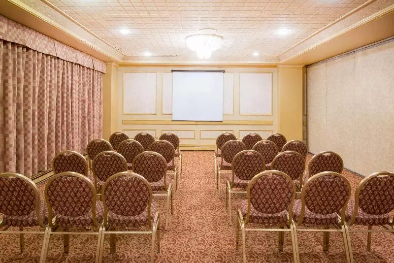 ホテル Comfort Suites Midland West