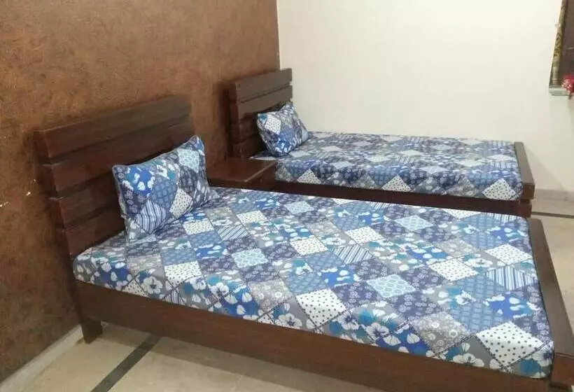 هتل Decent Lodge