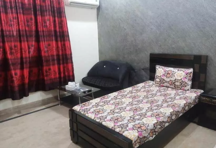 هتل Decent Lodge