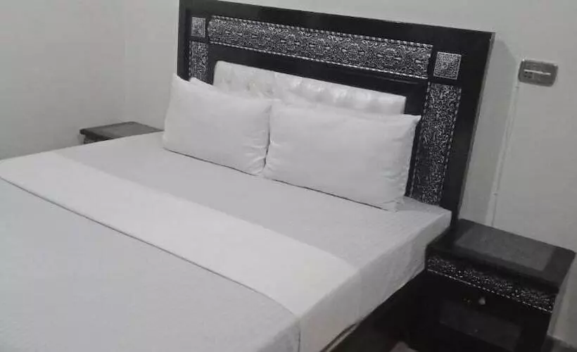 هتل Decent Lodge