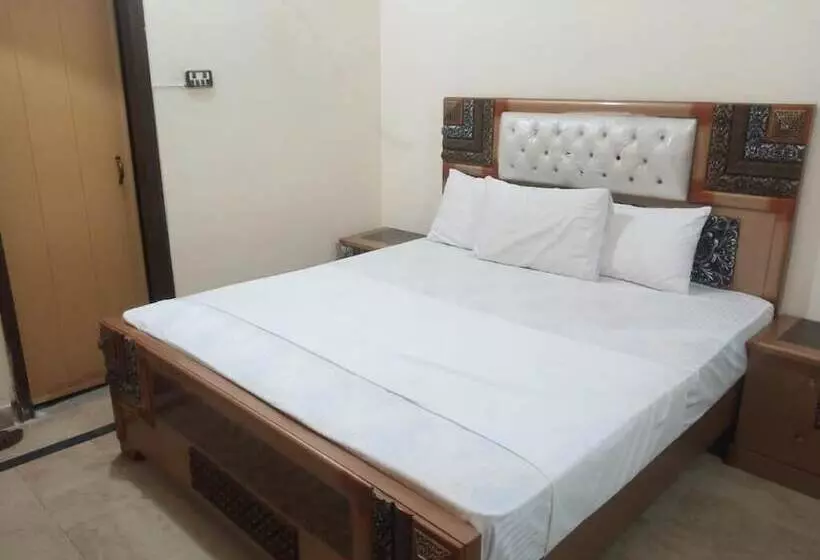 هتل Decent Lodge